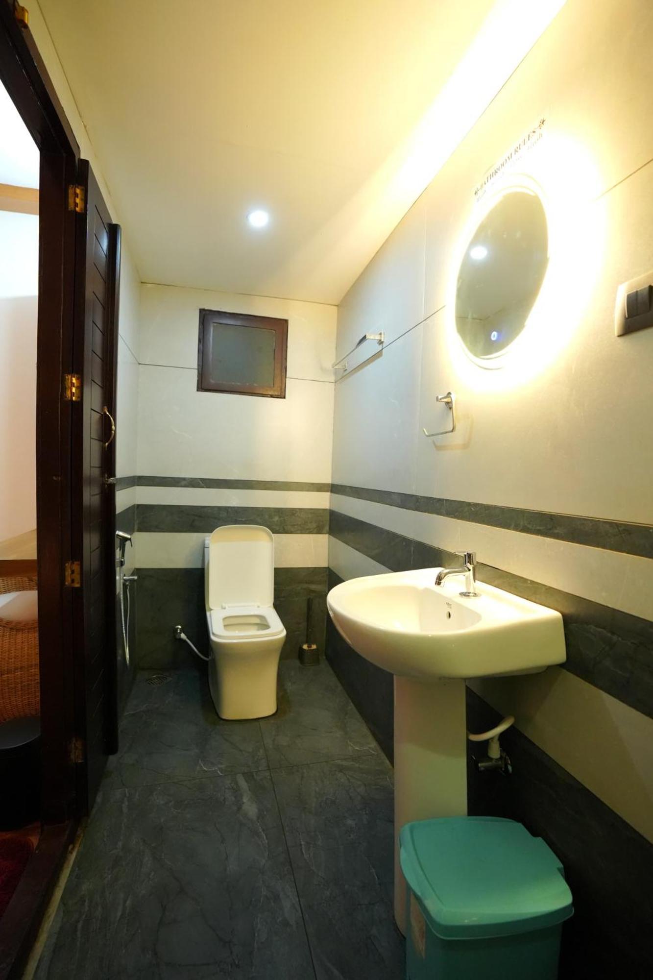 Indraprasthamlakecruise Alappuzha Exterior photo