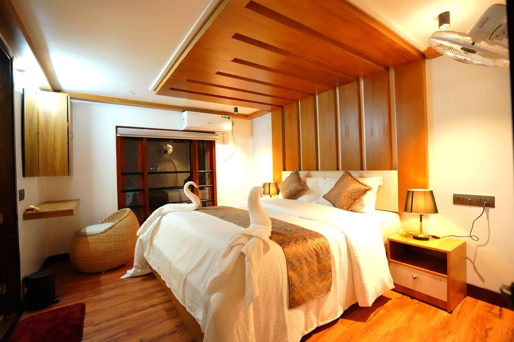 Indraprasthamlakecruise Alappuzha Exterior photo