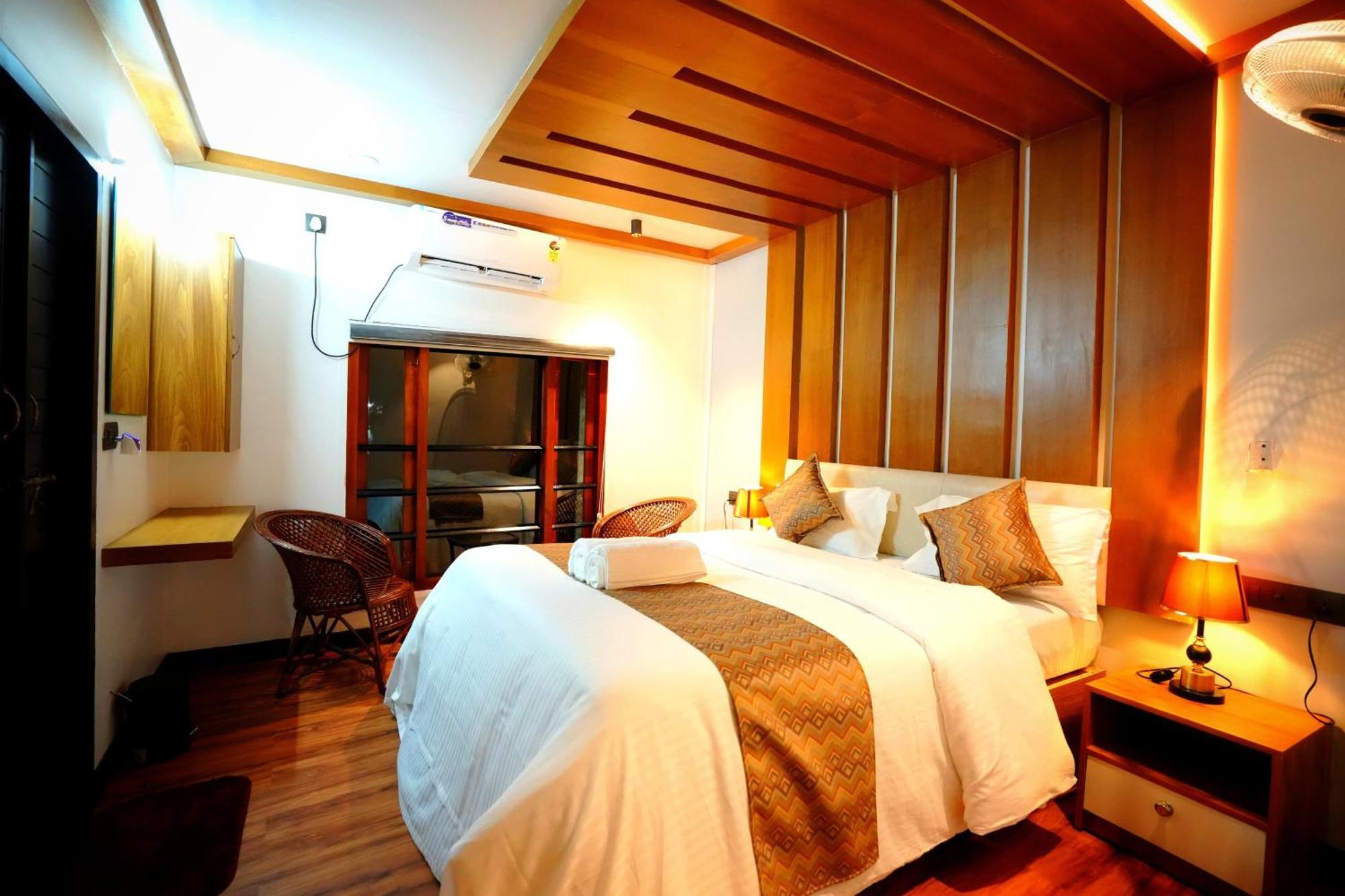 Indraprasthamlakecruise Alappuzha Exterior photo