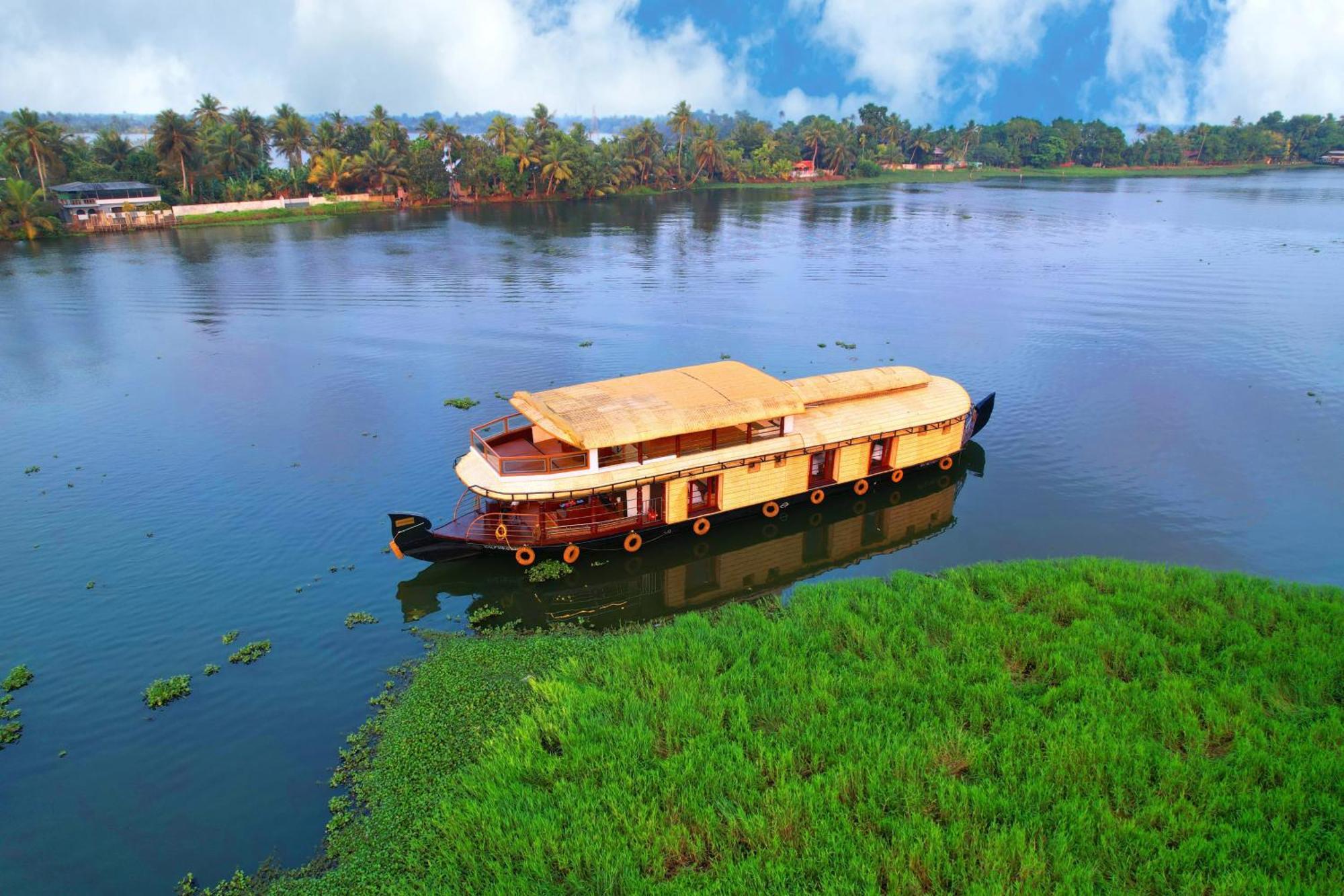 Indraprasthamlakecruise Alappuzha Exterior photo